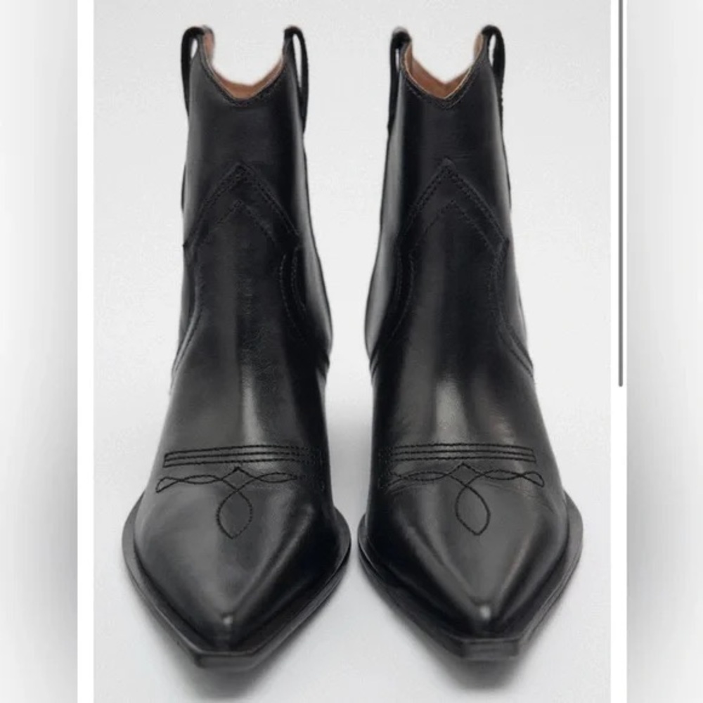 Zara Short Shaft Leather Cowgirl Boots size 6